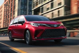 TOYOTA SIENNA thumbnail 1