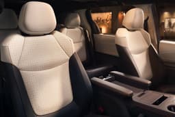 TOYOTA SIENNA thumbnail 2